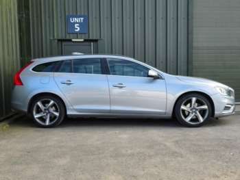 Used Volvo V60 2015 for sale - 74889778: Photo