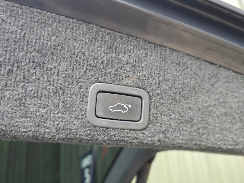 Used Volvo XC60 2014 for sale - 76698322: Photo 10