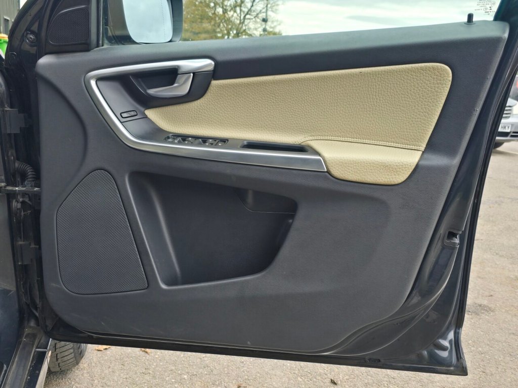 Used Volvo XC60 2014 for sale - 76698322: Photo 32