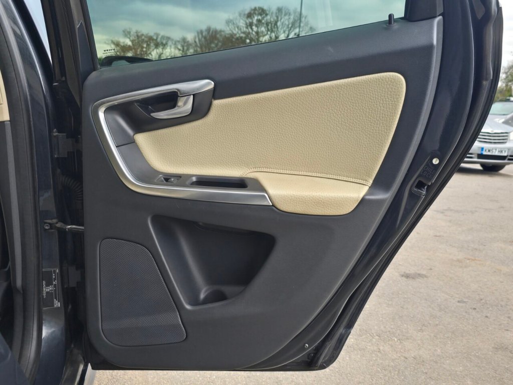 Used Volvo XC60 2014 for sale - 76698322: Photo 36