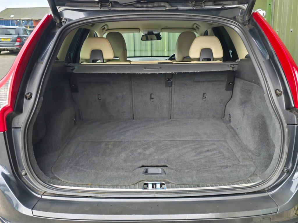 Used Volvo XC60 2014 for sale - 76698322: Photo 9