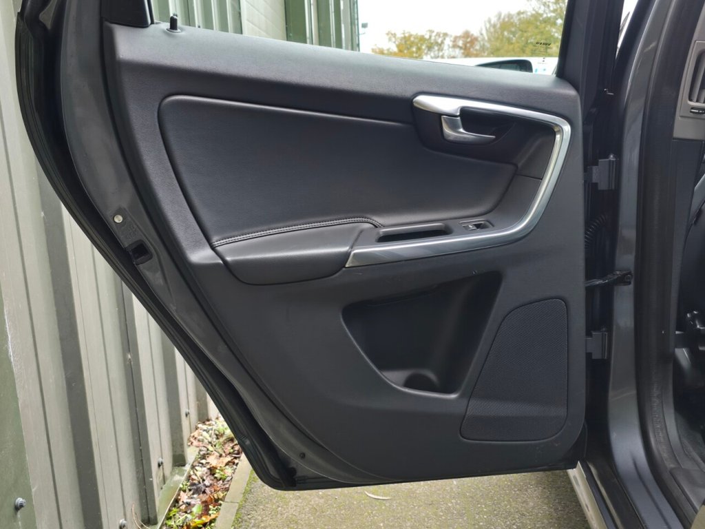 Used Volvo XC60 2016 for sale - 76496279: Photo 24