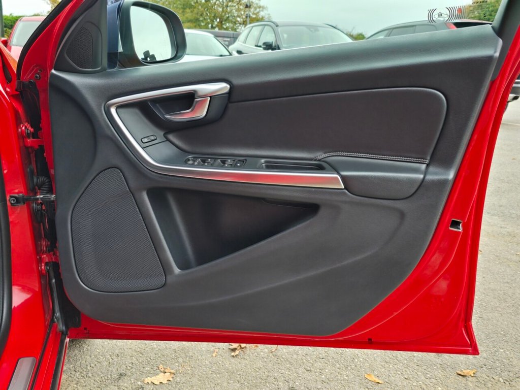 Used Volvo V60 2017 for sale - 76482401: Photo 17