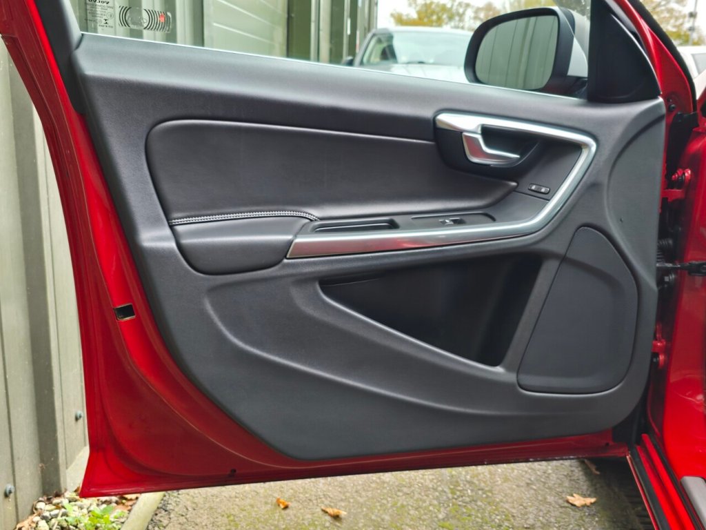 Used Volvo V60 2017 for sale - 76482401: Photo 19