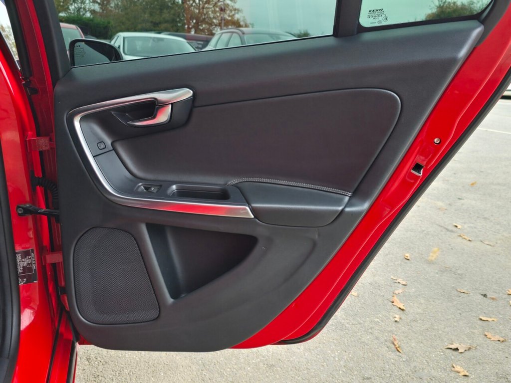 Used Volvo V60 2017 for sale - 76482401: Photo 22