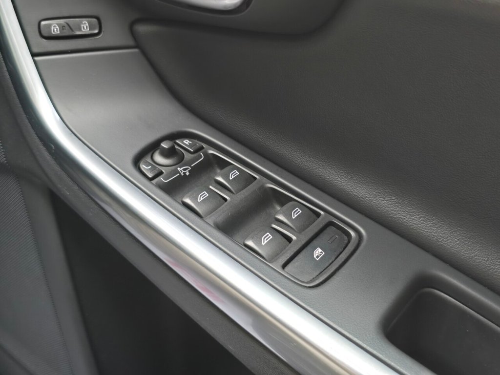 Used Volvo V60 2017 for sale - 76482401: Photo 27