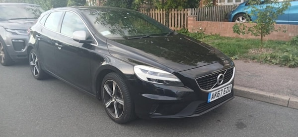 Used Volvo V40 2017 for sale - 76303850: Photo 1