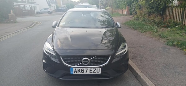 Used Volvo V40 2017 for sale - 76303850: Photo 2