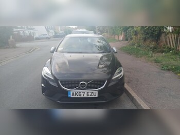 Used Volvo V40 2017 for sale - 76303850: Photo 2