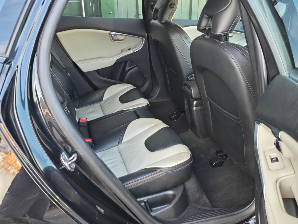 Used Volvo V40 Cross Country 2013 for sale - 76482101: Photo 18