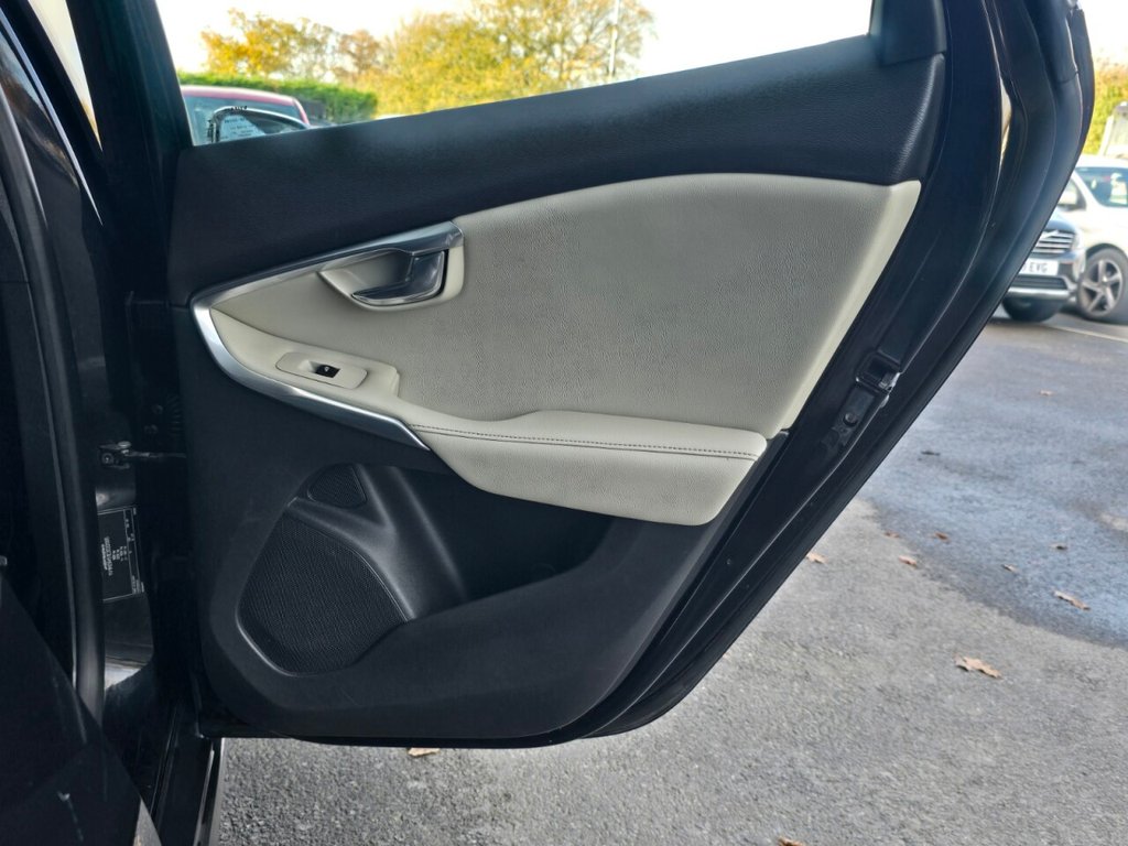 Used Volvo V40 Cross Country 2013 for sale - 76482101: Photo 19