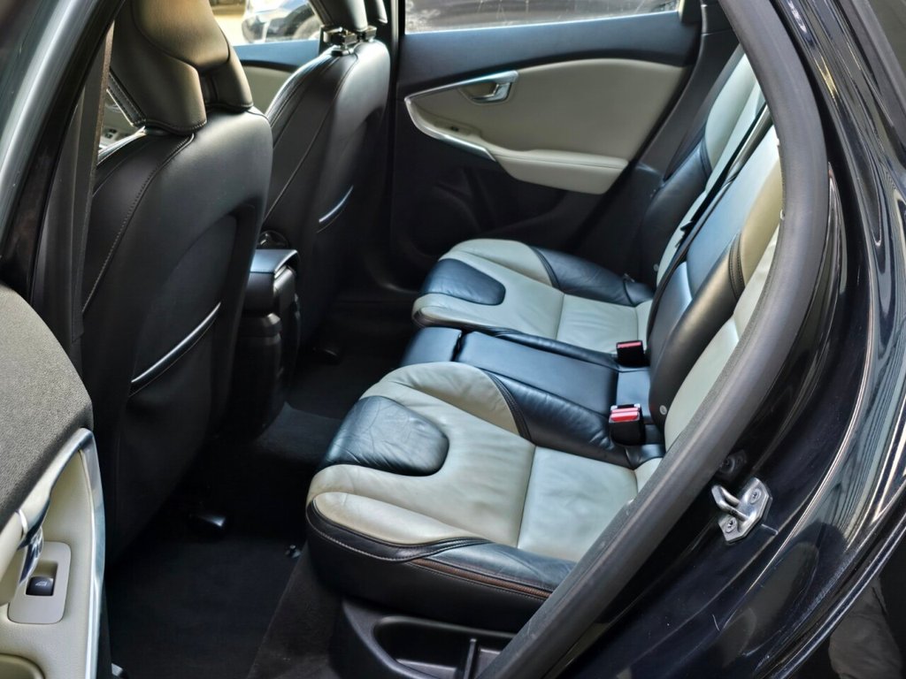 Used Volvo V40 Cross Country 2013 for sale - 76482101: Photo 20