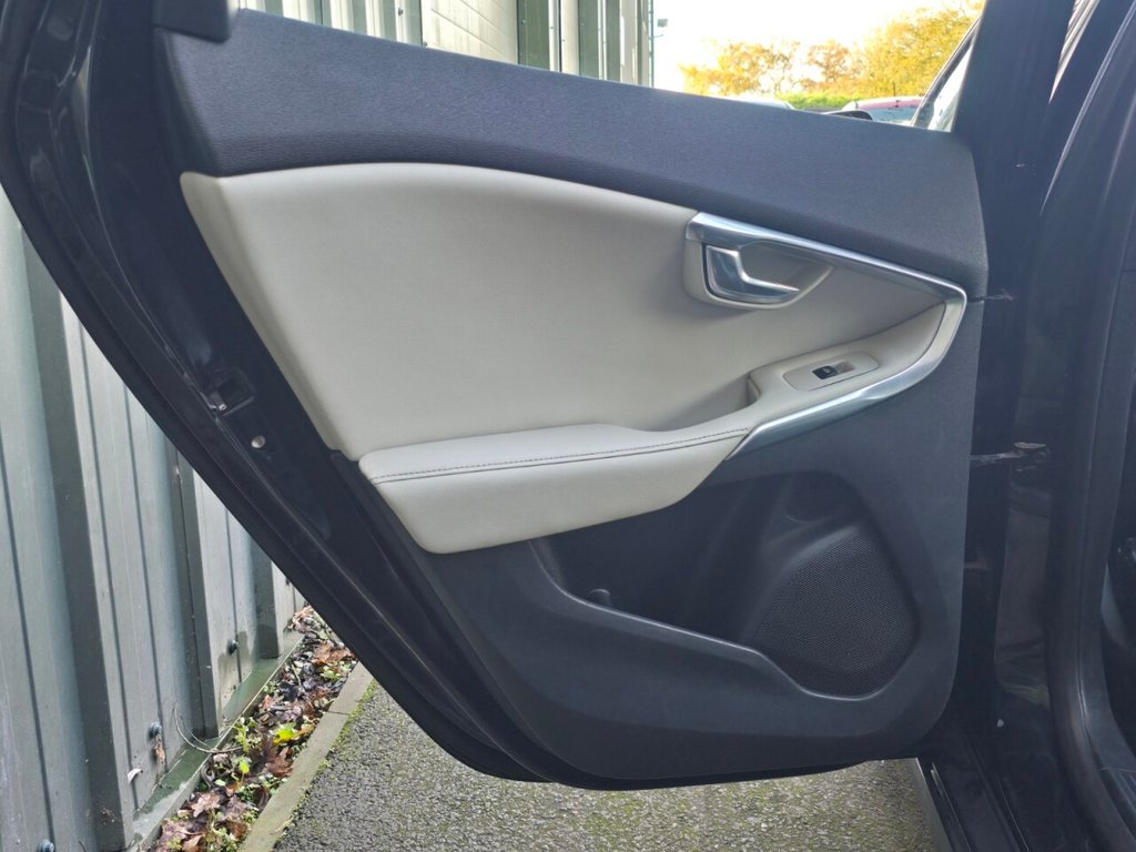 Used Volvo V40 Cross Country 2013 for sale - 76482101: Photo 21