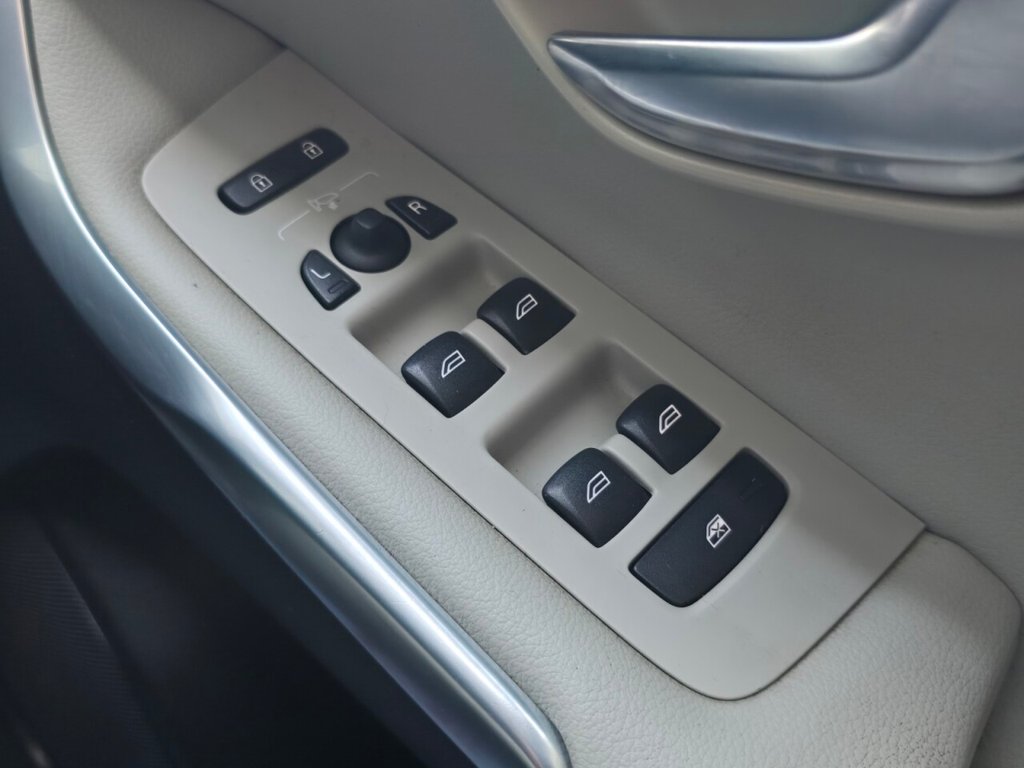 Used Volvo V40 Cross Country 2013 for sale - 76482101: Photo 24