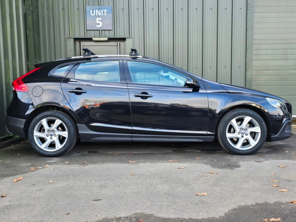 Used Volvo V40 Cross Country 2013 for sale - 76482101: Photo 3