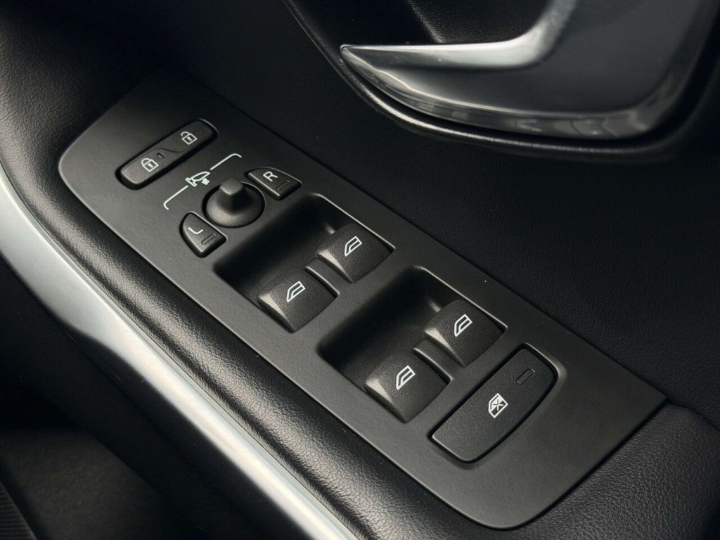 Used Volvo V40 2017 for sale - 77067559: Photo 12