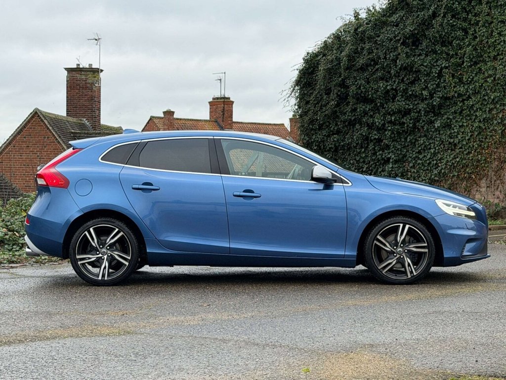 Used Volvo V40 2017 for sale - 77067559: Photo 3