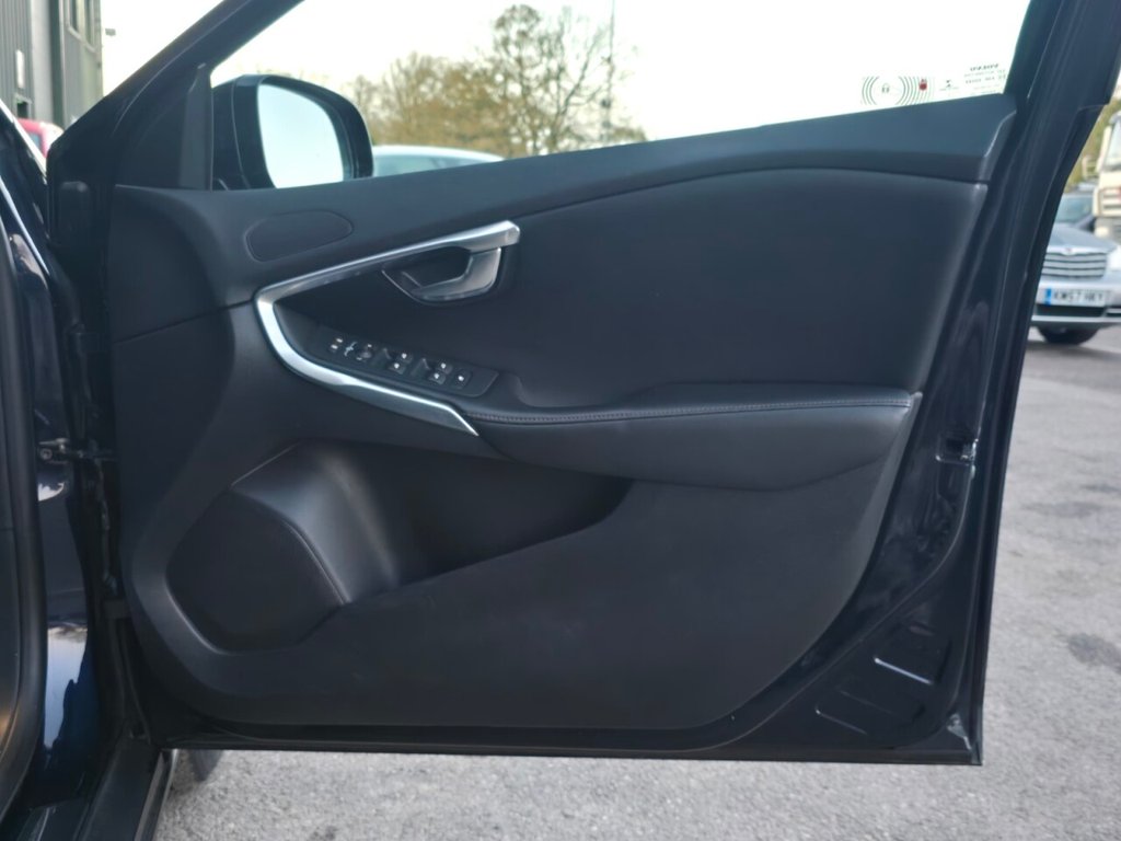 Used Volvo V40 Cross Country 2016 for sale - 76632204: Photo 16