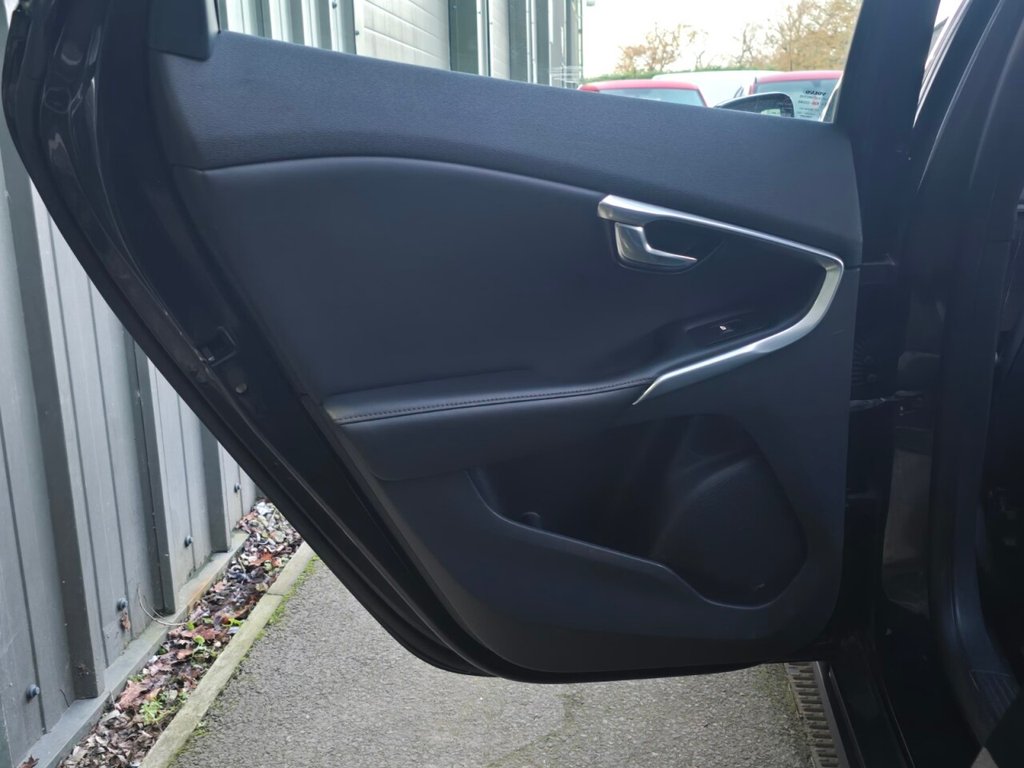 Used Volvo V40 Cross Country 2016 for sale - 76632204: Photo 22