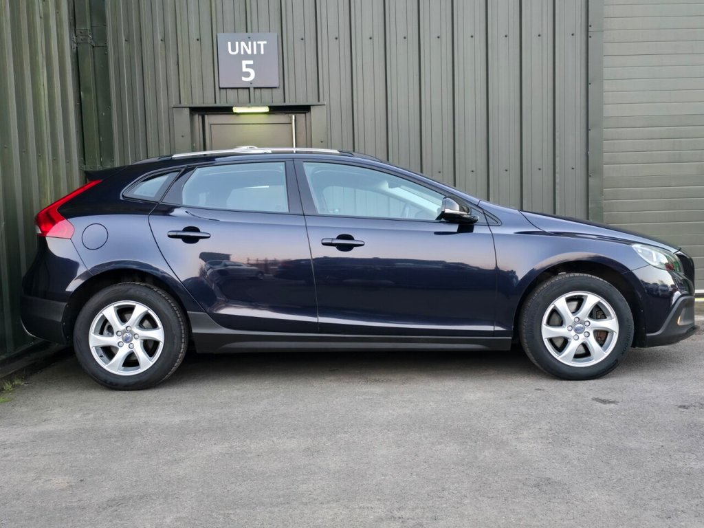 Used Volvo V40 Cross Country 2016 for sale - 76632204: Photo 3