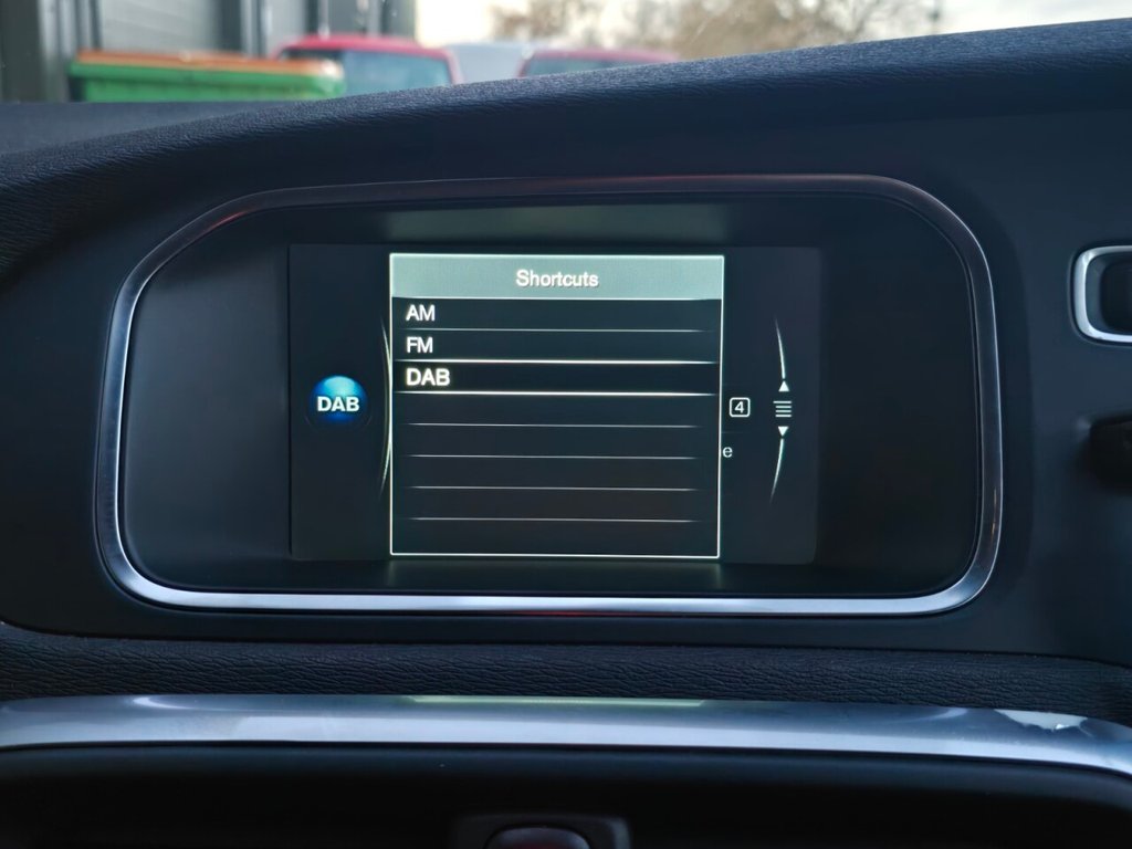 Used Volvo V40 Cross Country 2016 for sale - 76632204: Photo 31