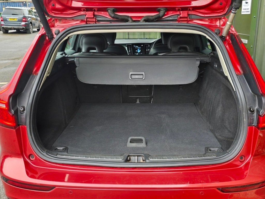 Used Volvo V60 2019 for sale - 77200237: Photo 10