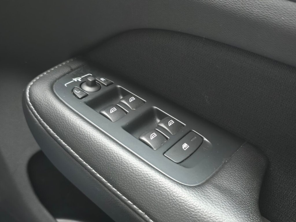 Used Volvo V60 2019 for sale - 77200237: Photo 23