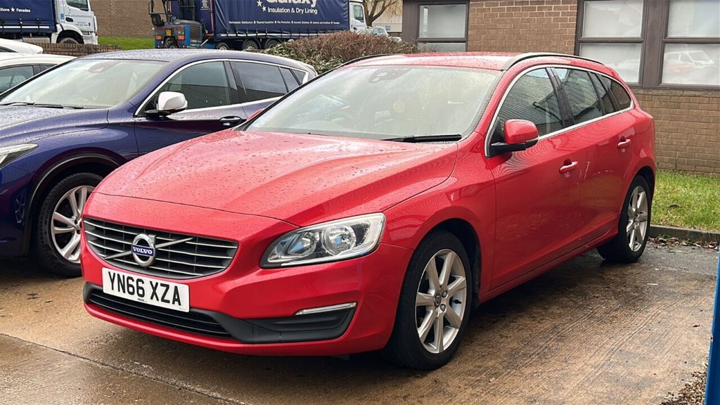 Used Volvo V60 2016 for sale - 77200064: Photo 2