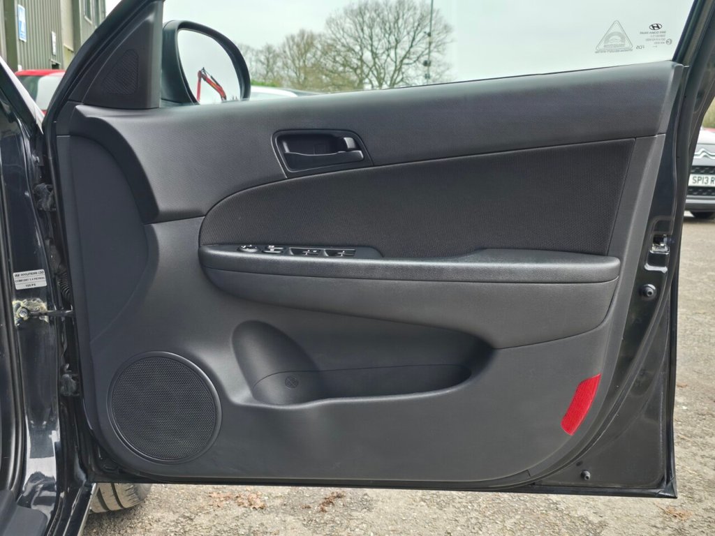 Used Hyundai i30 2010 for sale - 77037893: Photo 15