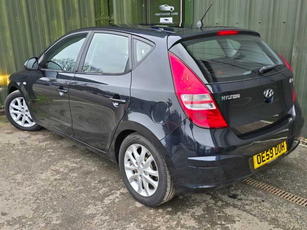 Used Hyundai i30 2010 for sale - 77037893: Photo 2
