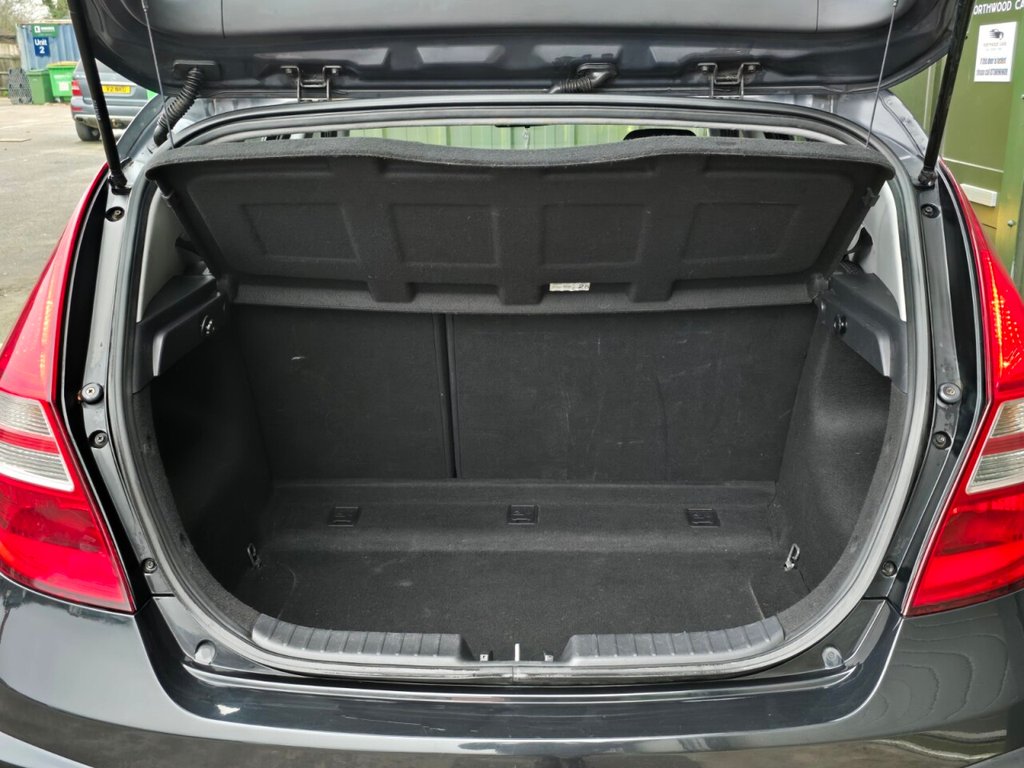 Used Hyundai i30 2010 for sale - 77037893: Photo 9