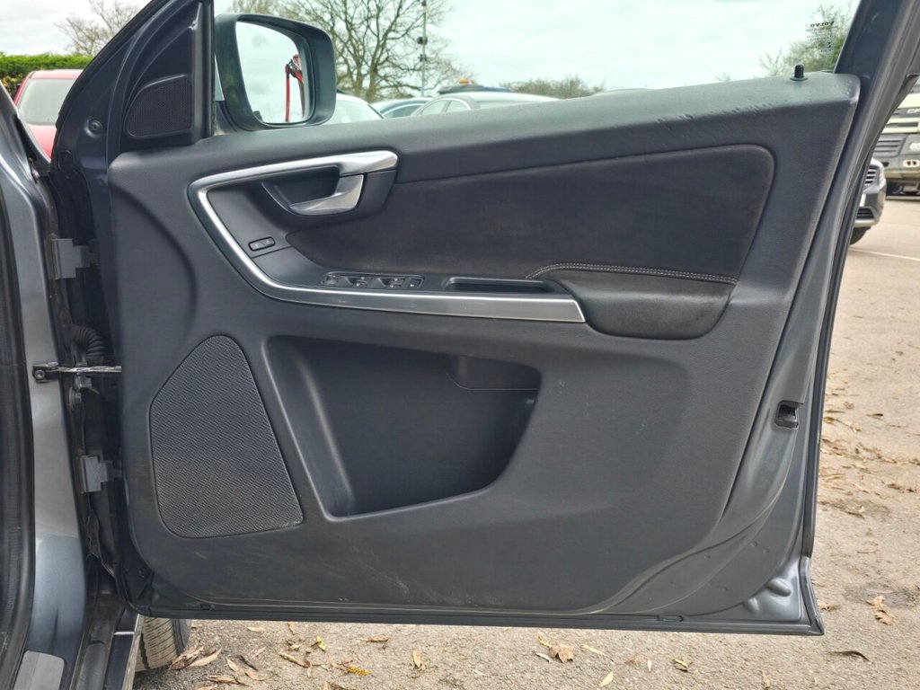 Used Volvo XC60 2017 for sale - 76973778: Photo 15