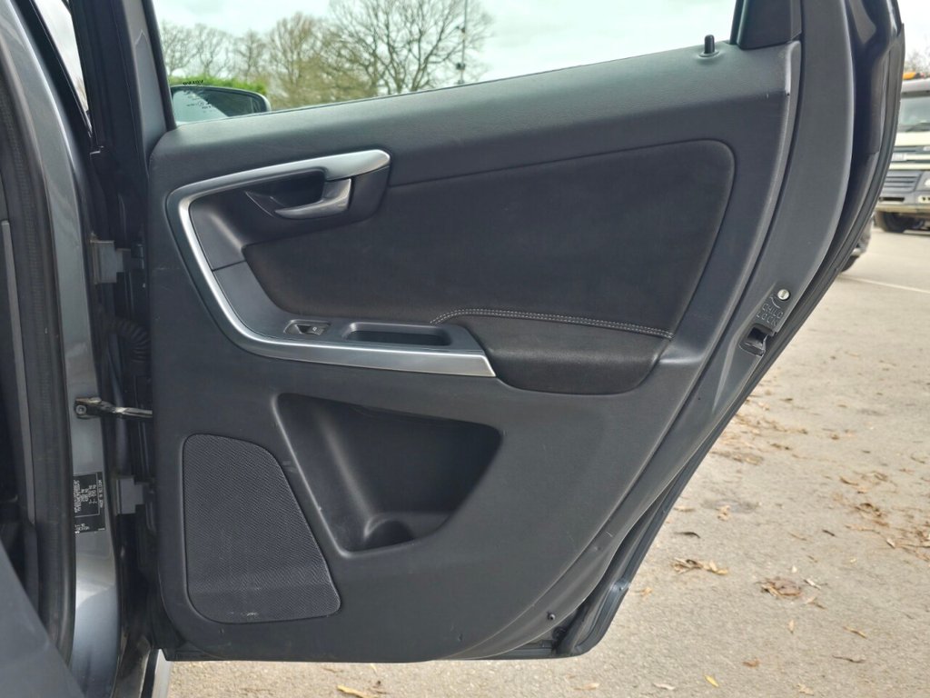 Used Volvo XC60 2017 for sale - 76973778: Photo 19