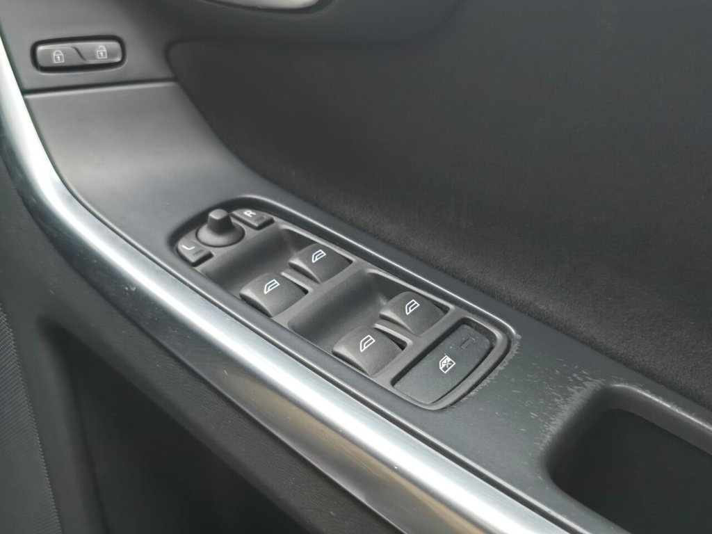 Used Volvo XC60 2017 for sale - 76973778: Photo 25