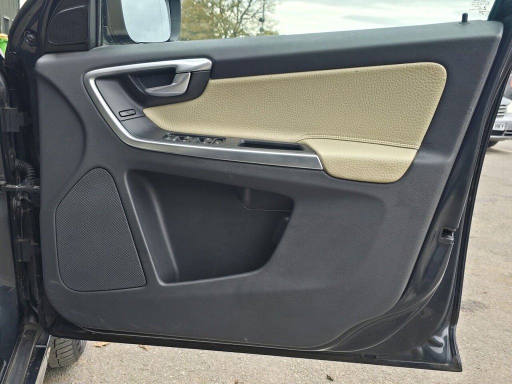 Used Volvo XC60 2014 for sale - 77952729: Photo 17