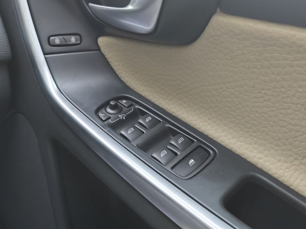 Used Volvo XC60 2014 for sale - 77952729: Photo 26