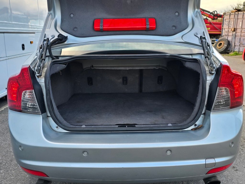 Used Volvo S40 2011 for sale - 77360119: Photo 19