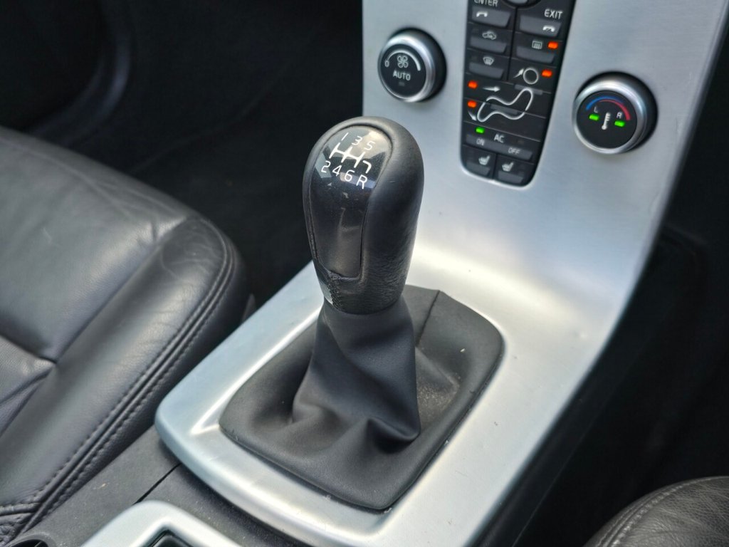 Used Volvo S40 2011 for sale - 77360119: Photo 24