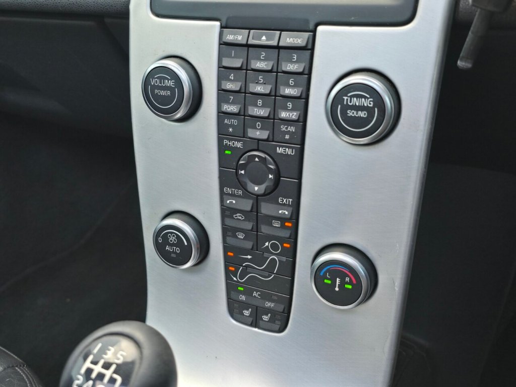 Used Volvo S40 2011 for sale - 77360119: Photo 25