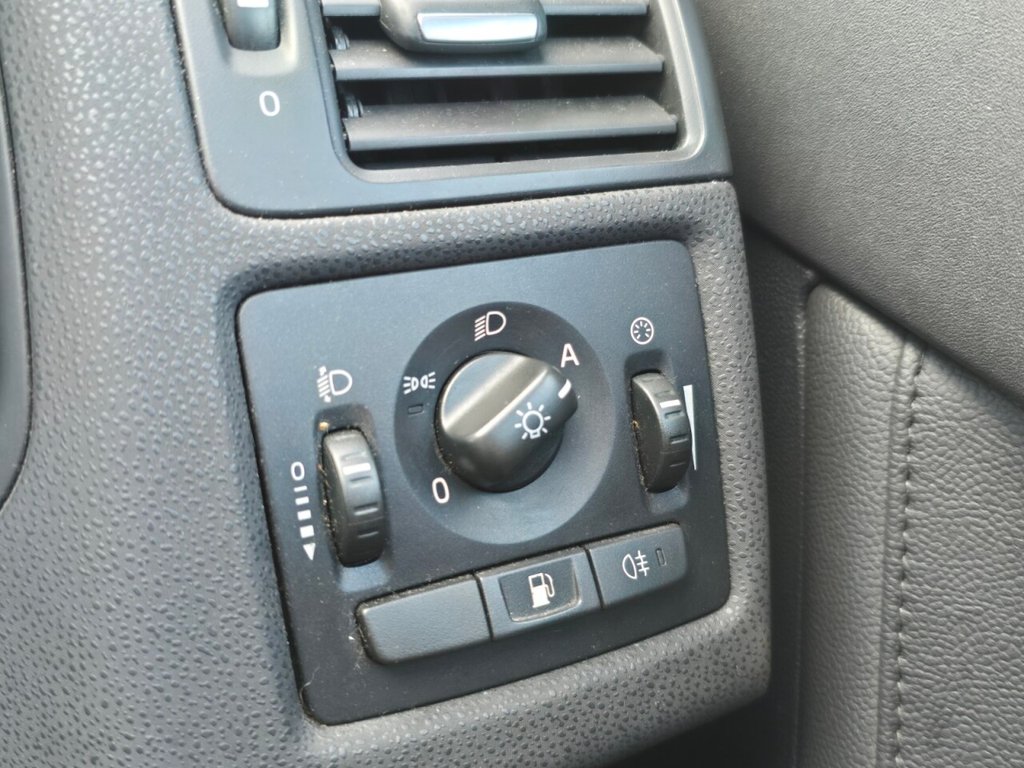 Used Volvo S40 2011 for sale - 77360119: Photo 30