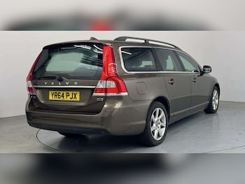 Used Volvo V70 2014 for sale - 77038275: Photo