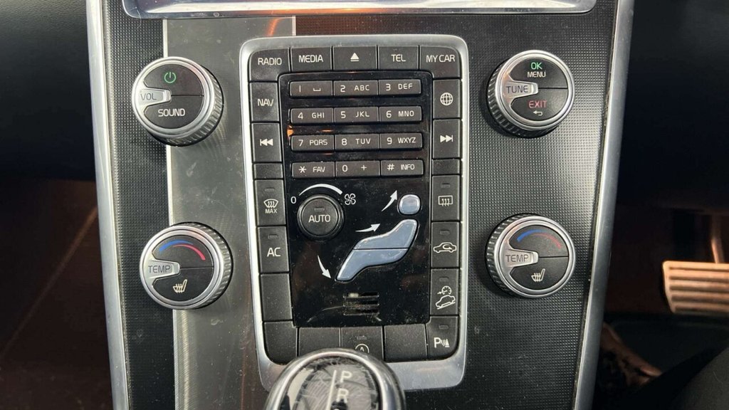 Used Volvo XC60 2015 for sale - 77976394: Photo 3