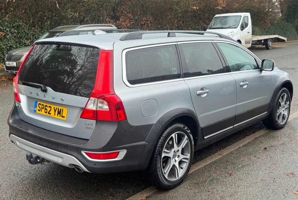 Used Volvo XC70 2012 for sale - 76724732: Photo 2