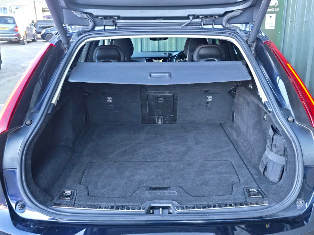 Used Volvo V90 Cross Country 2017 for sale - 77038349: Photo 10