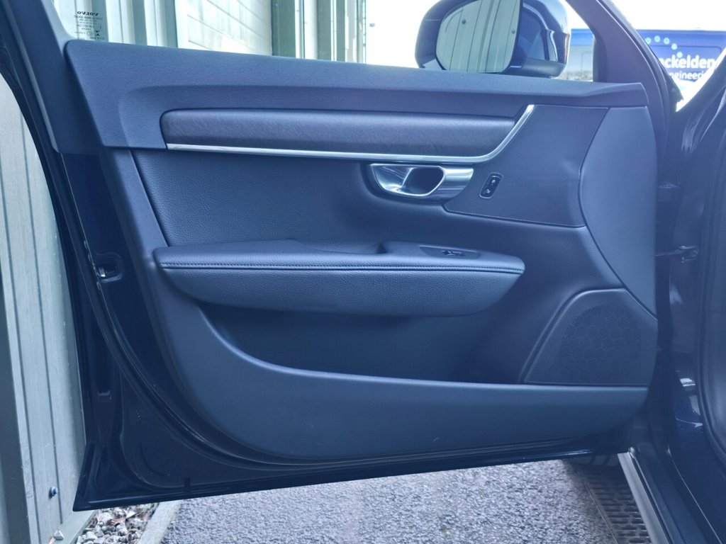 Used Volvo V90 Cross Country 2017 for sale - 77038349: Photo 18