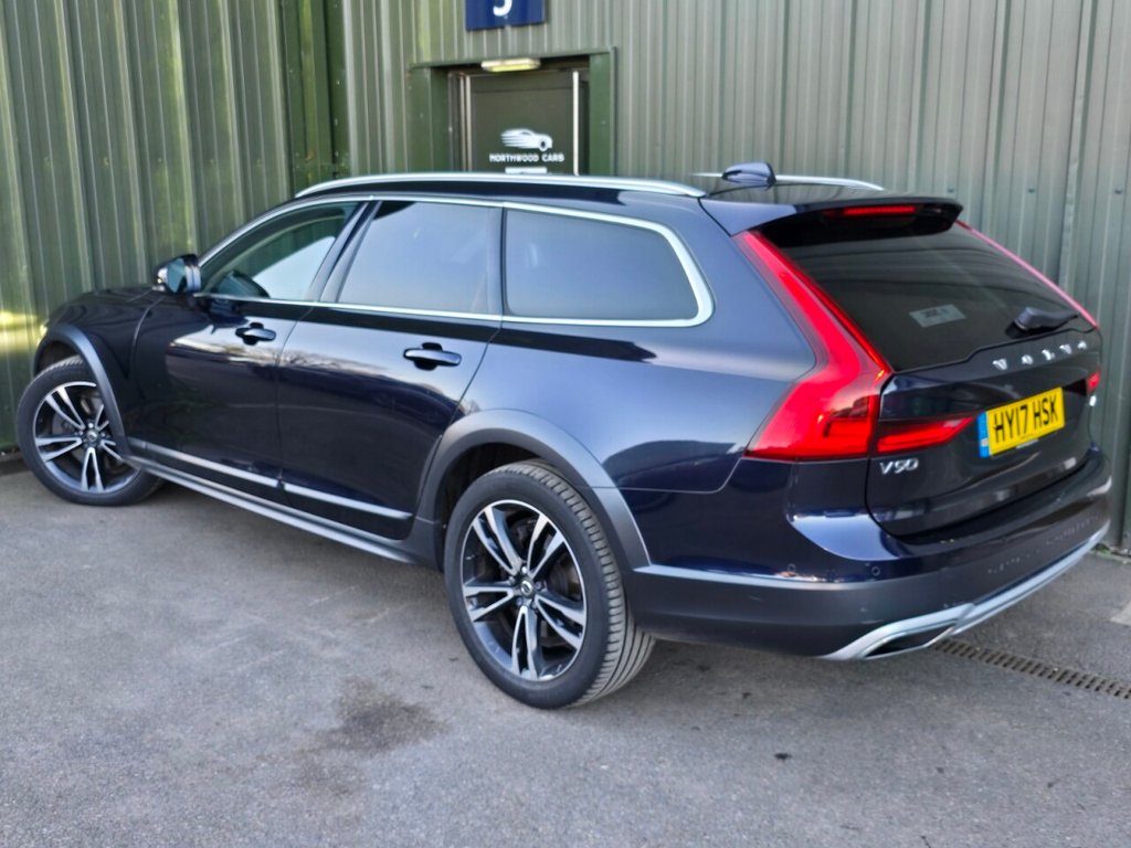Used Volvo V90 Cross Country 2017 for sale - 77038349: Photo 2