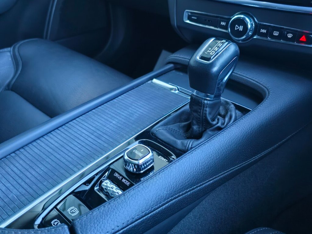 Used Volvo V90 Cross Country 2017 for sale - 77038349: Photo 31