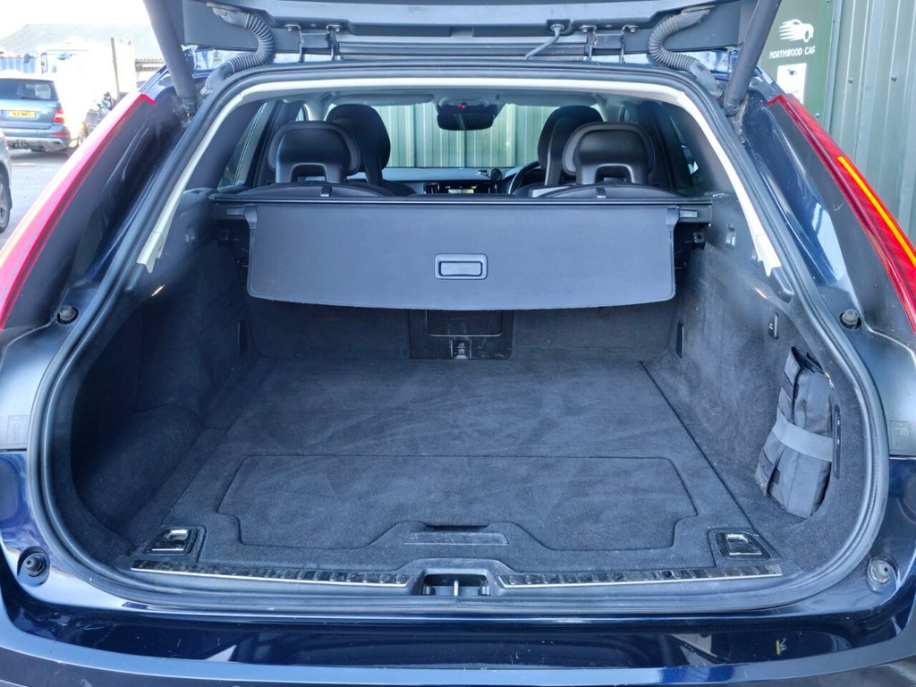 Used Volvo V90 Cross Country 2017 for sale - 77038349: Photo 9