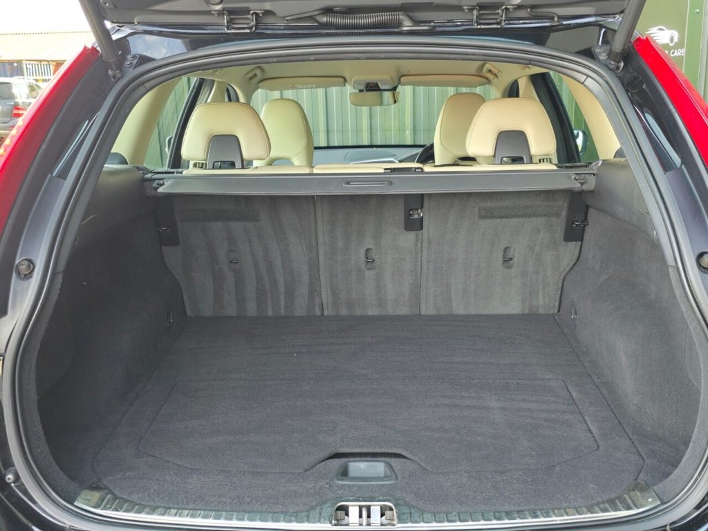 Used Volvo XC60 2016 for sale - 76665539: Photo 10