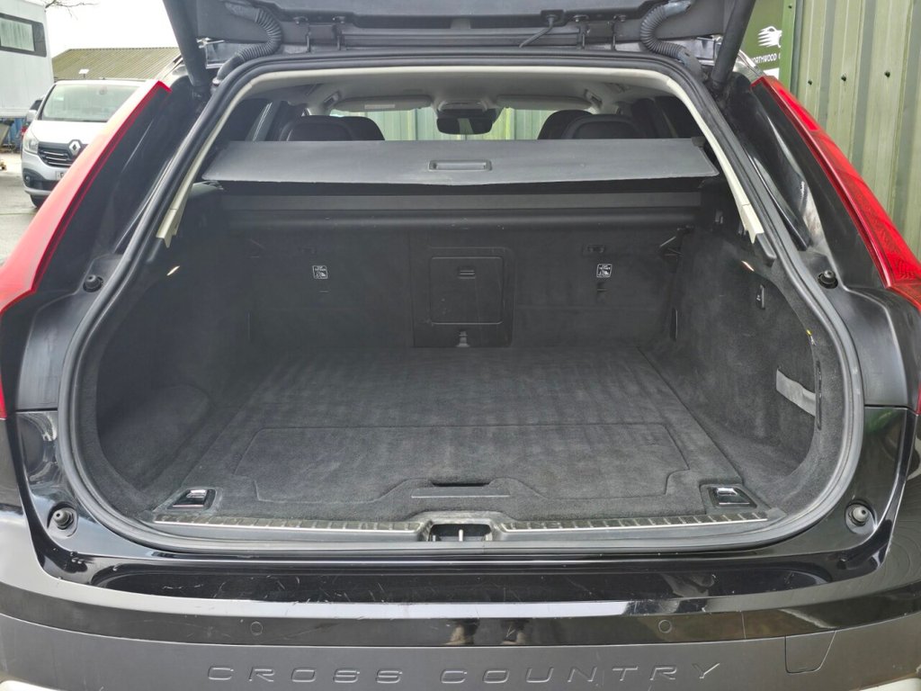 Used Volvo V90 Cross Country 2017 for sale - 77372877: Photo 11